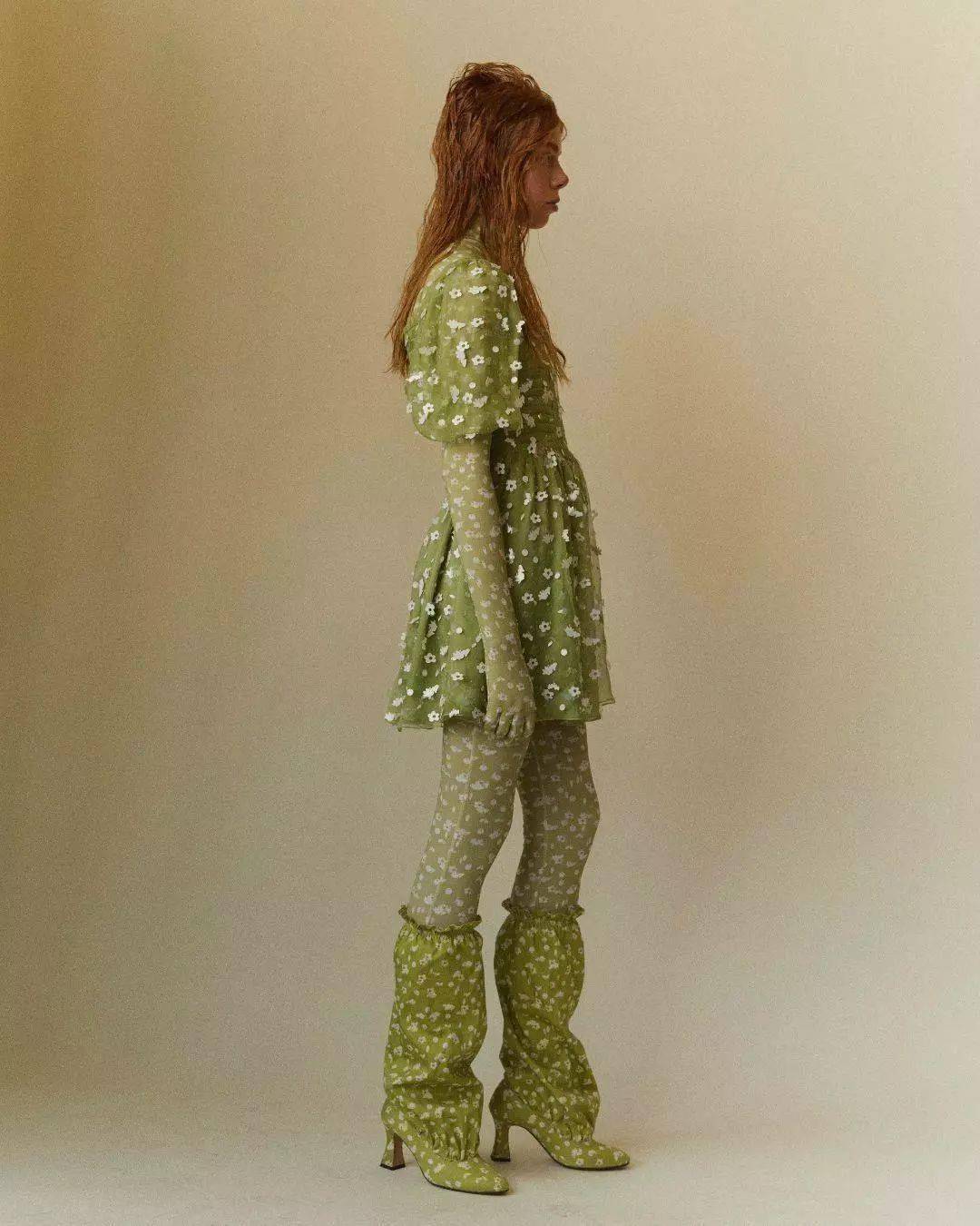 是stine goya 品牌的灵魂,与极简高冷的北欧服装风格形成鲜明的对比