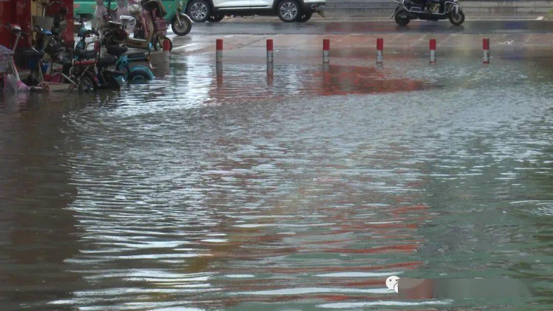 城区一商业路段逢雨必淹商户盼解决