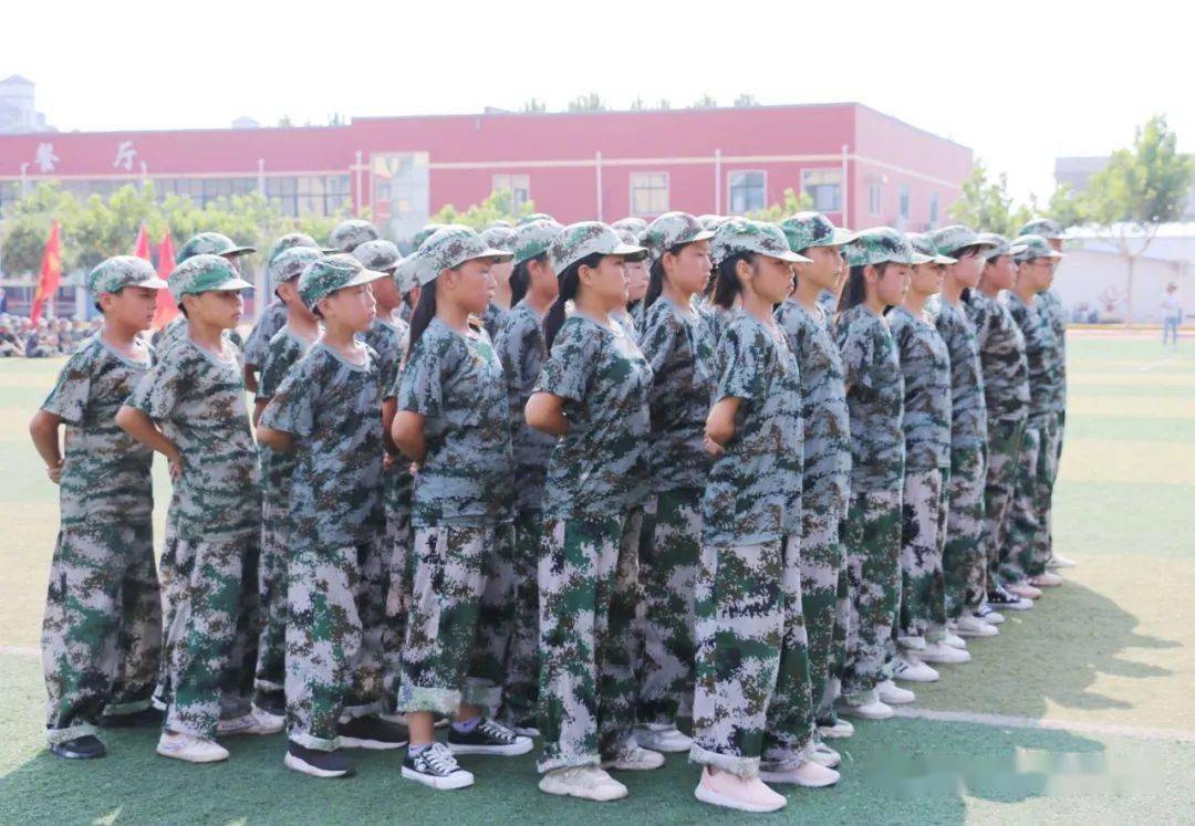 你就是最亮的星浚县科达中学校区举行2020级新生军训会操表演