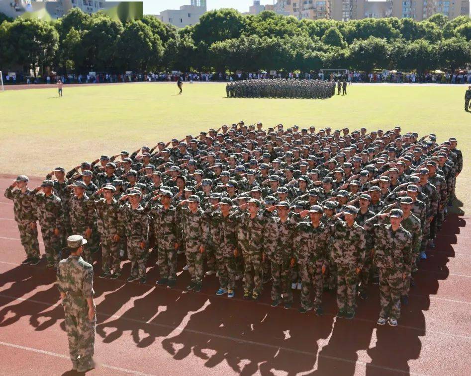 苍一中新生风采