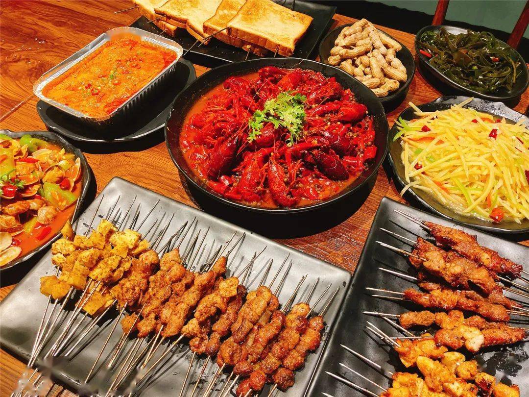 99元抢原价310元豪横烧烤音乐餐厅套餐龙虾牛蛙羊肉串牛肉串蒜瓣肉板