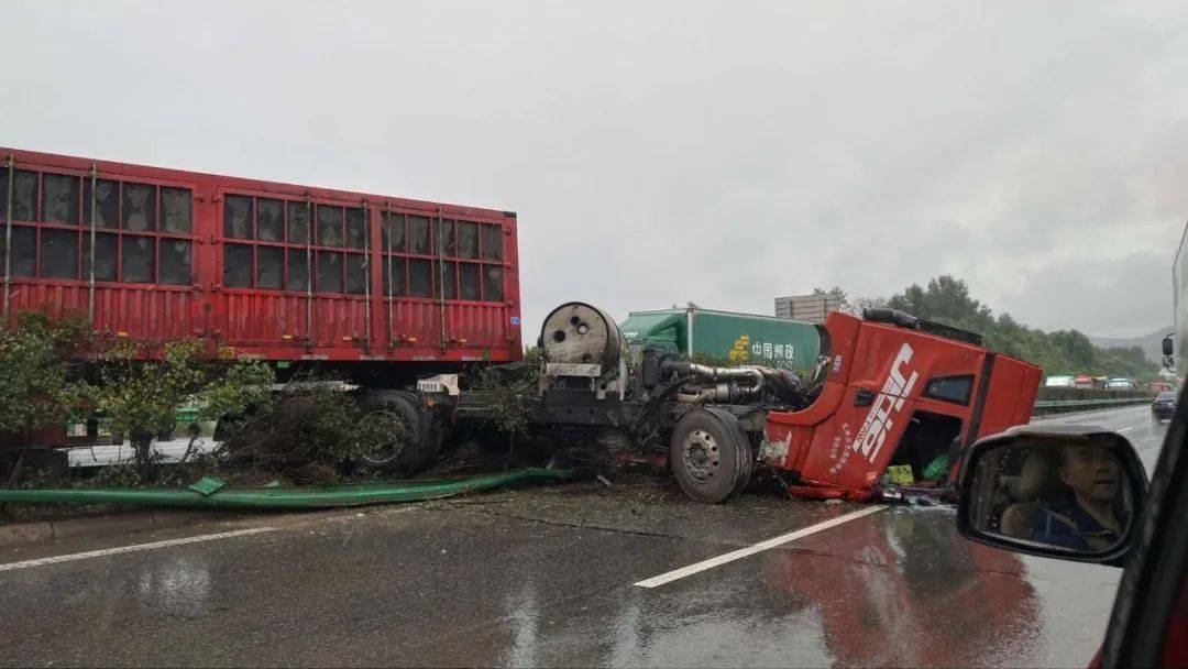 京藏高速车祸今天图片