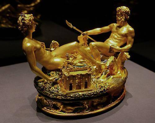 你们猜文艺复兴的贵族用什么装盐?_切利尼