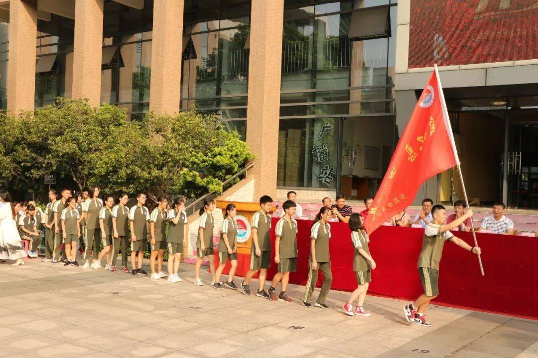 万中扬帆逐梦远航,学子励志朝阳冉升——万江中学2020-2021学年度第一