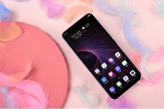 视觉进化新产物,中兴天机axon 20 5g首款屏下摄像手机_屏幕