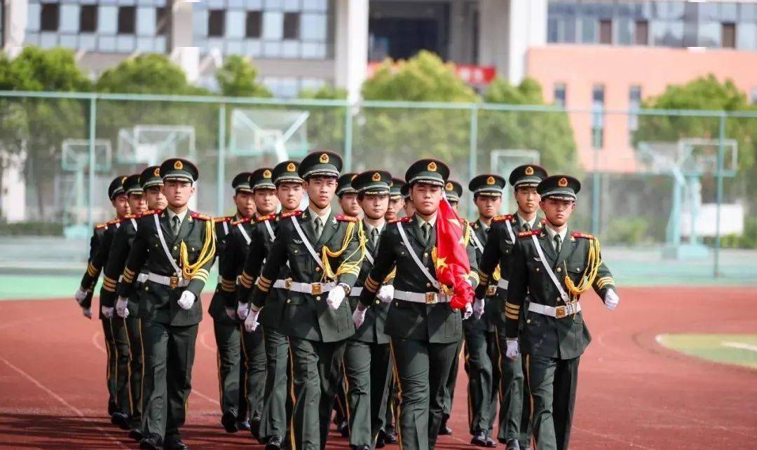 校园动态新丰中学踌躇满志向未来意气风发少年郎
