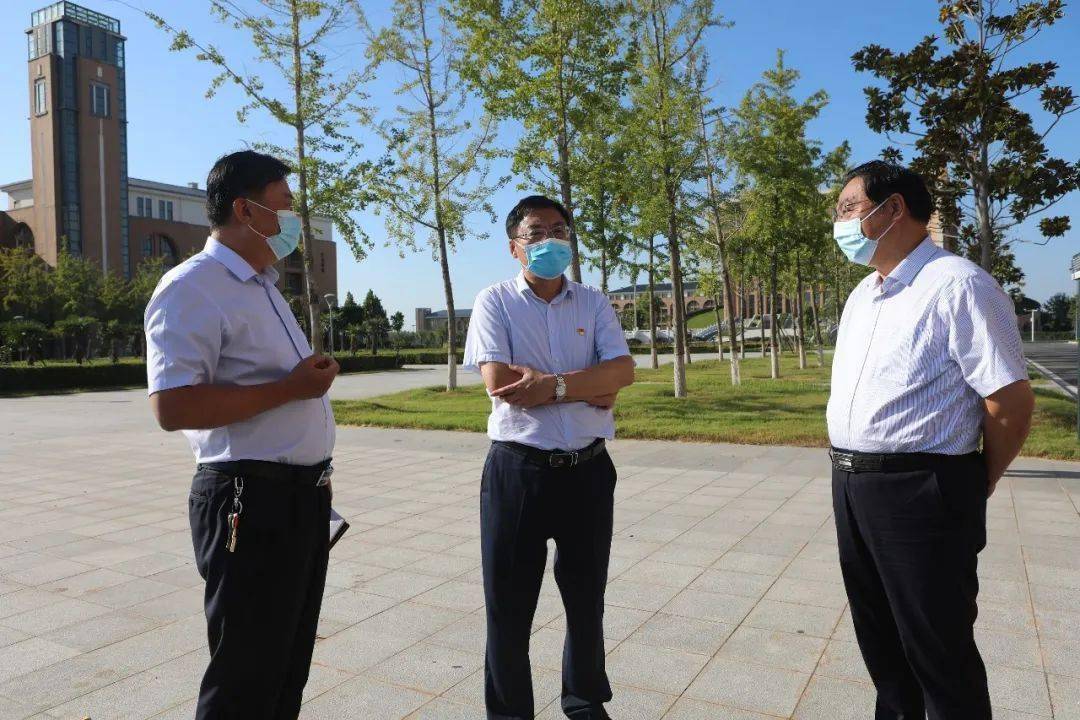 9月1日,市委副书记邵景良,副市长孙永振先后到濮阳职业技术学院,濮阳