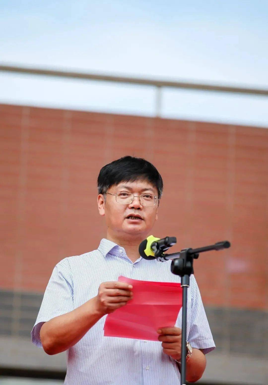 校园动态新丰中学踌躇满志向未来意气风发少年郎