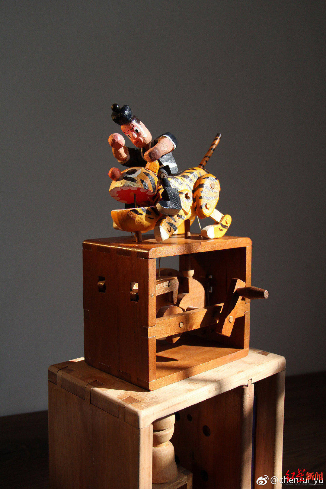 在机关人偶装置的创作路上越走越远,俞宸睿希望慢慢体会其中传达出来