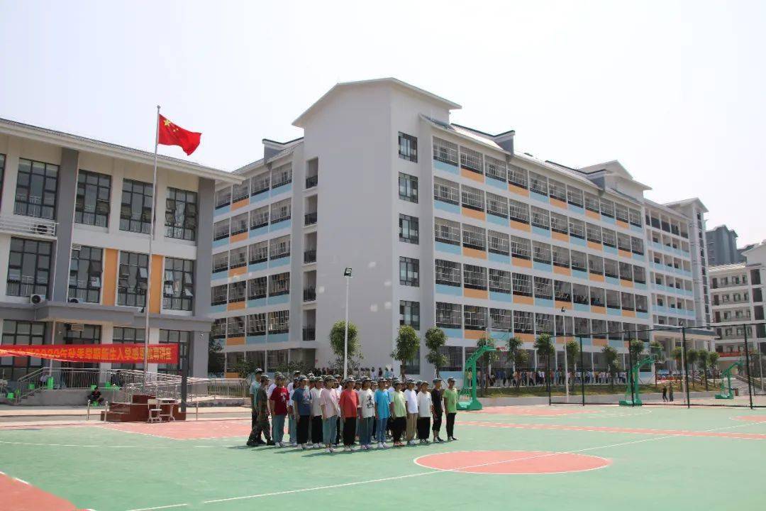 【开学军训】隆安县第五中学开展新生军训活动