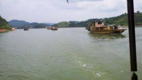 平南最大的水库——碧海银川六陈水库_湖水