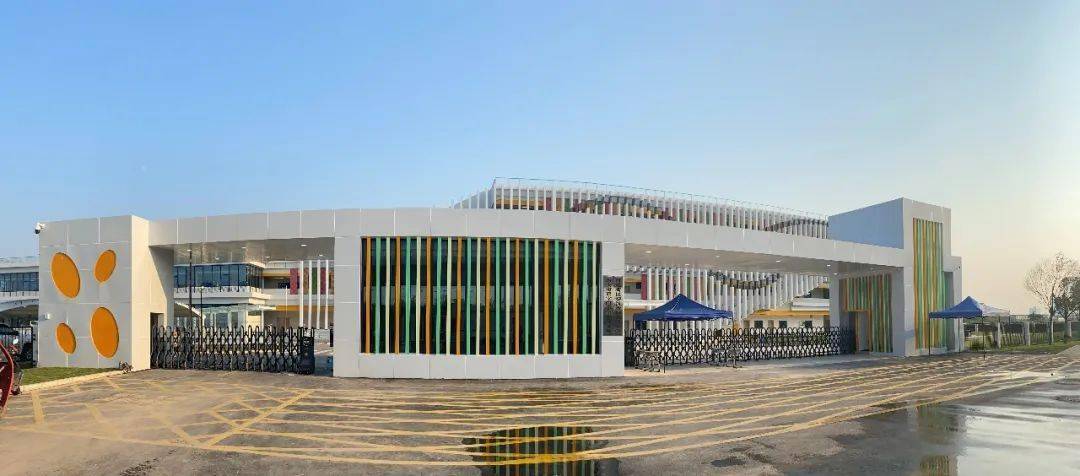 秦宫三路以西,兰启路以南,兰池二路清华附中秦汉学校初中部以北区域