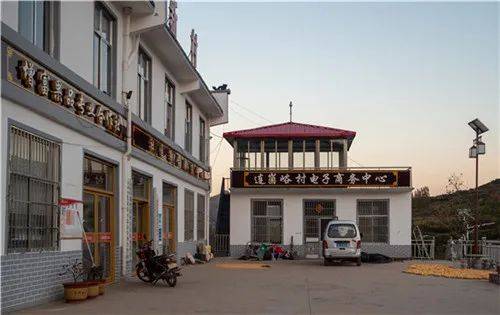 临沂市沂水县夏蔚镇连崮峪村易地扶贫搬迁让群众走上小康快车道