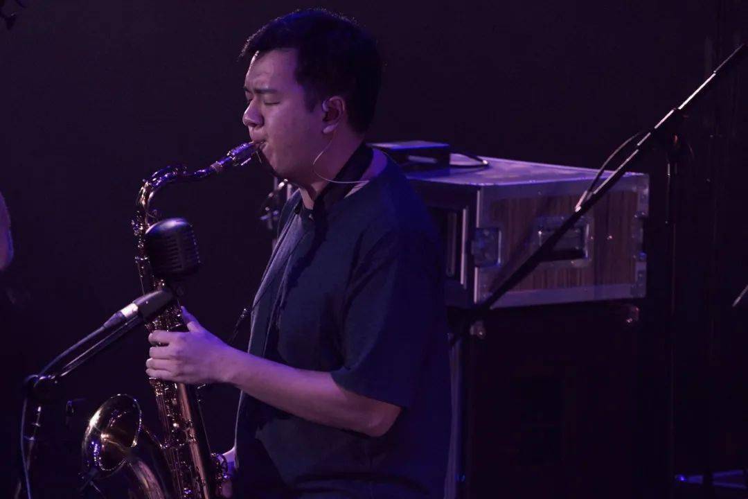 alto saxophone:林泽诚曾就读于荷兰海牙皇家音乐学院,是日本萨克斯