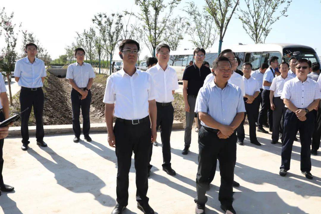 与会人员先后到敬安辣椒科创小镇,江苏轩瑞生态农业科技有限公司,沛县