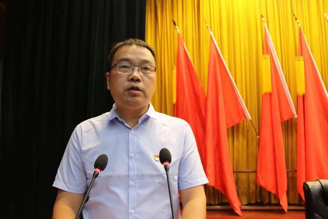 戴南镇党委副书记刘林部署当前工作.