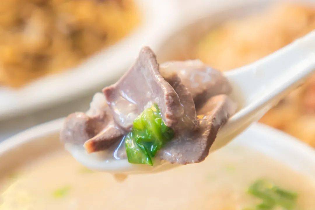 点了一份从小就很喜欢的猪肝粥,果然没让我失望.