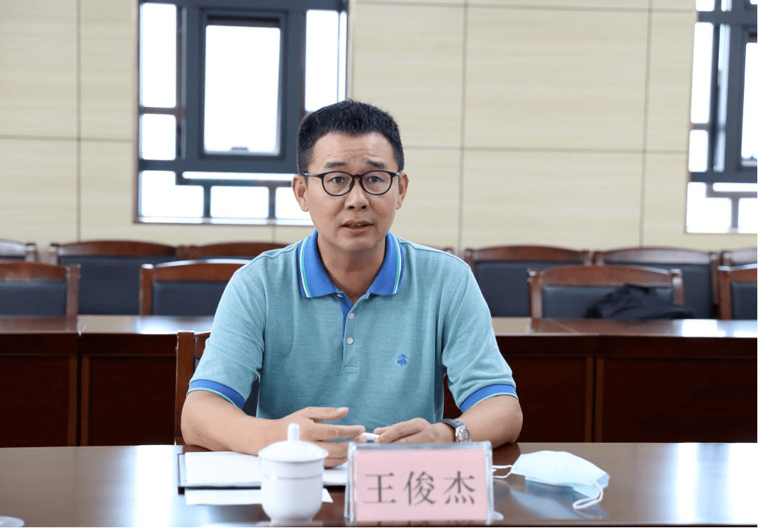 王俊杰介绍了联想集团产业状况和发展规划,表示将在广西建立云适配