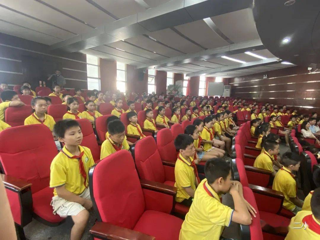 做教育行动派促学校大变样分宜二小开展开学第一课思政课