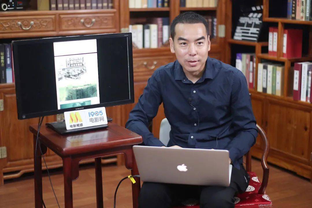 美术指导林木最早接到《八佰》这个项目时,最让他困惑的就是如何表现