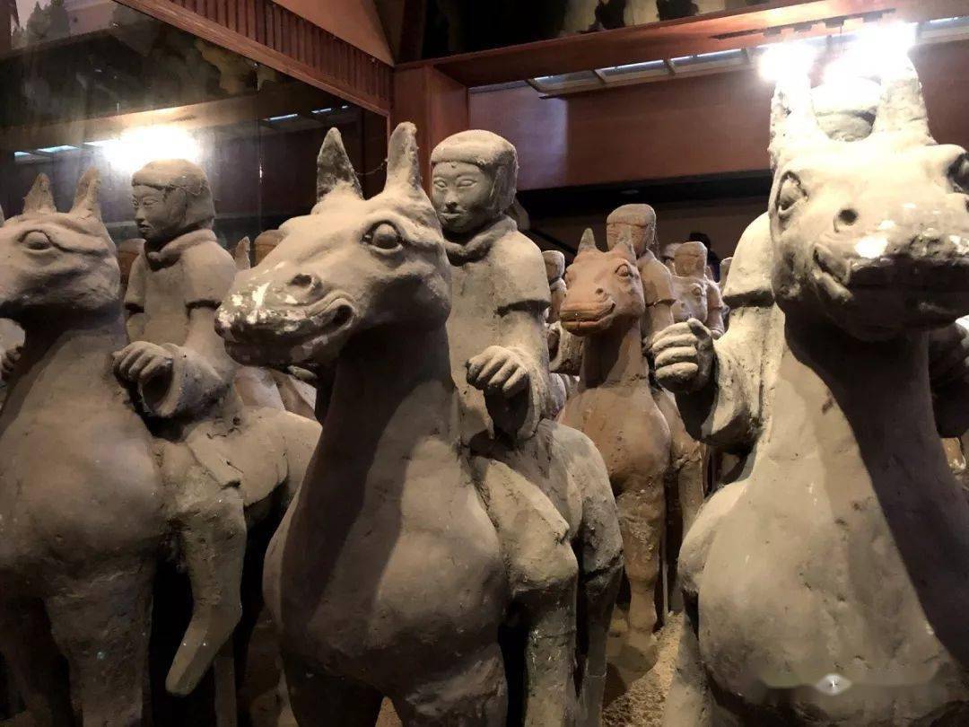 修复的兵马俑军队