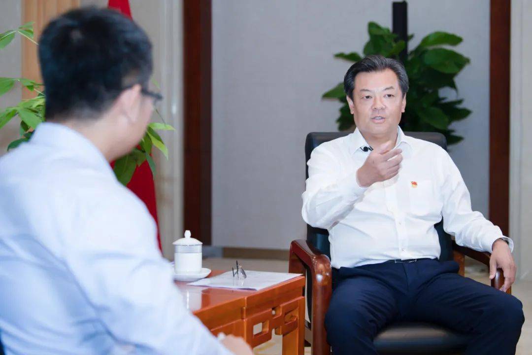 市委书记贾瑞云接受川报专访:发挥资源优势,在攀西高原发出中国强音