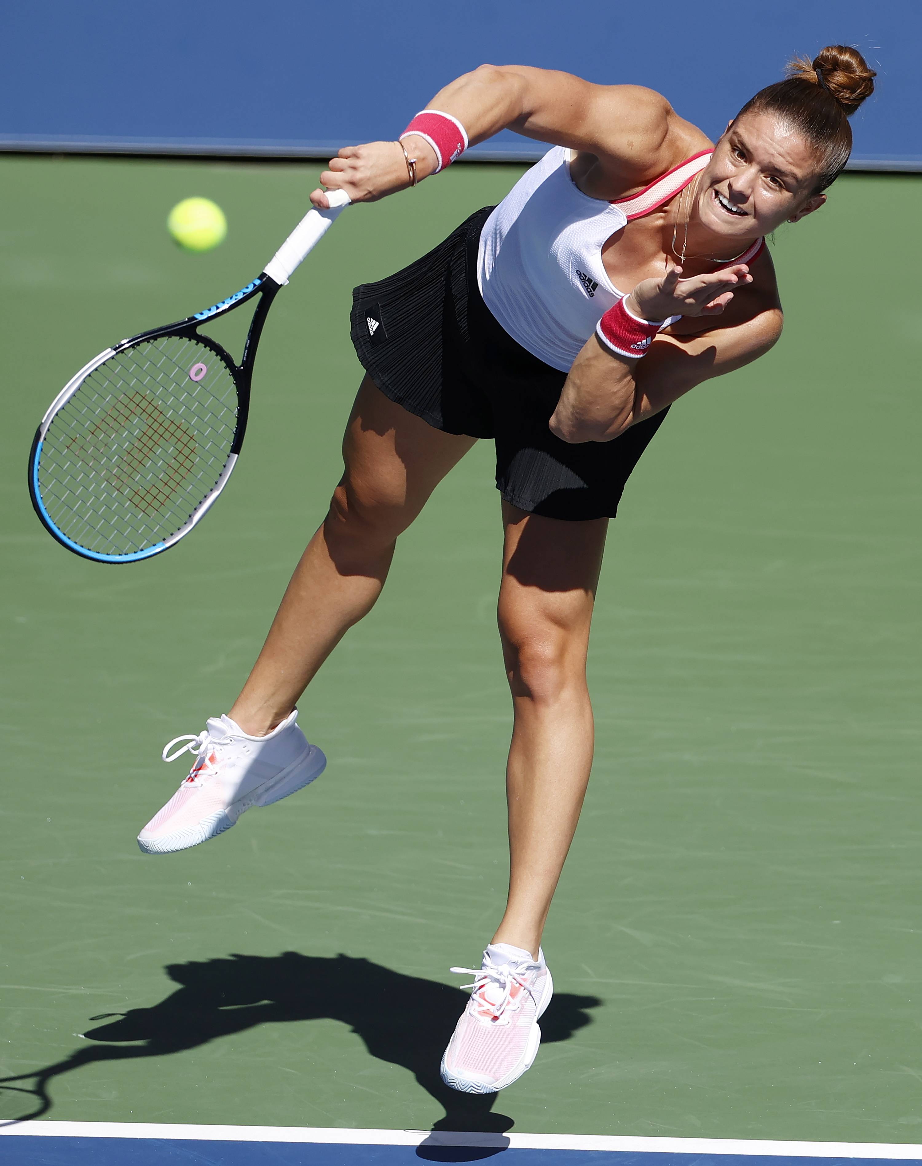 网球美网萨卡里晋级