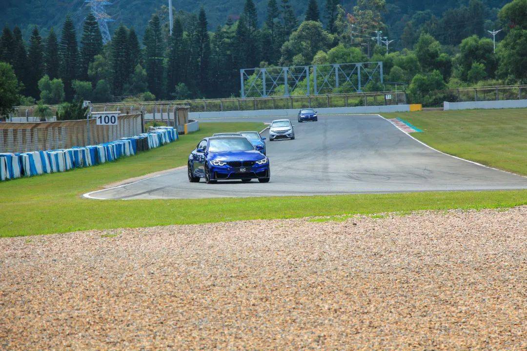 赛道零距离接触9月首个zic赛道体验之旅激情开趴