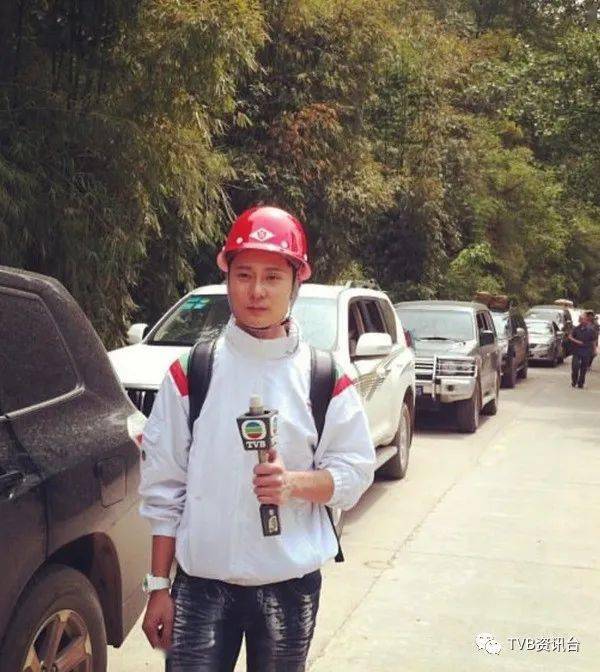 香港先生曾兼职搬货为生_姚亦