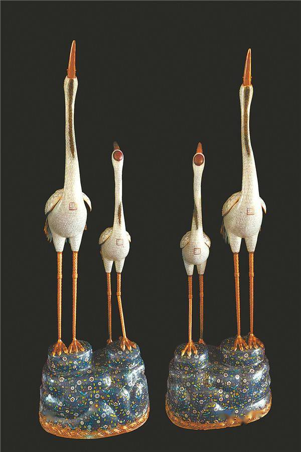 清代乾隆掐丝珐琅鎏金双鹤香薰.