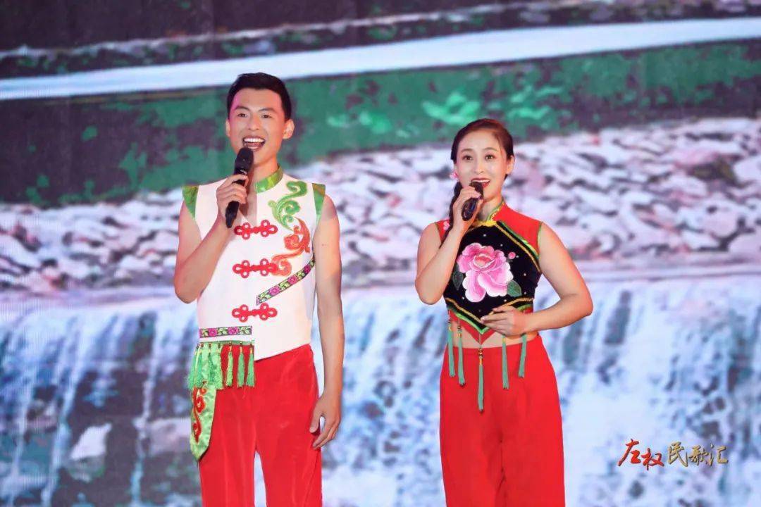 向山而歌谱写幸福乐章左权民歌汇收官长调女王敖特根图娅获金尊奖