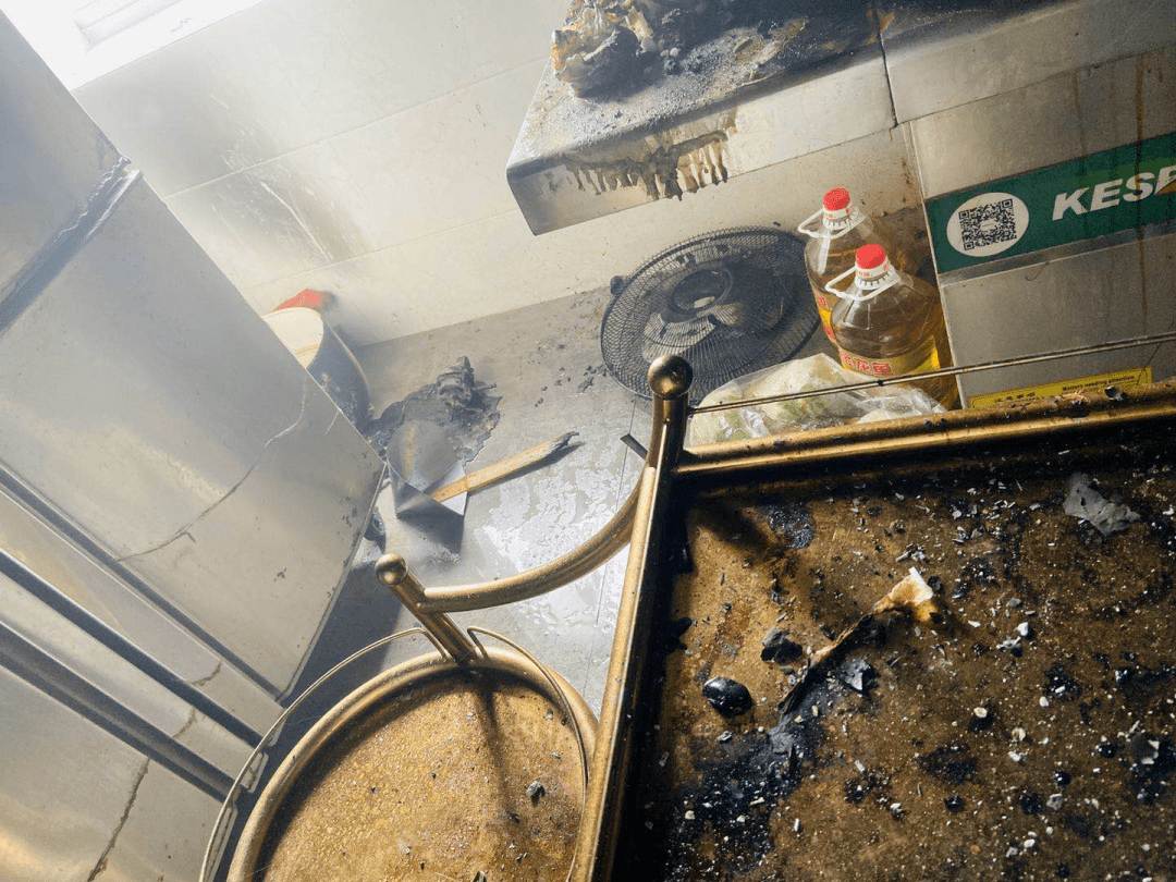 福清新闻突发福清一4s店厨房浓烟肆起