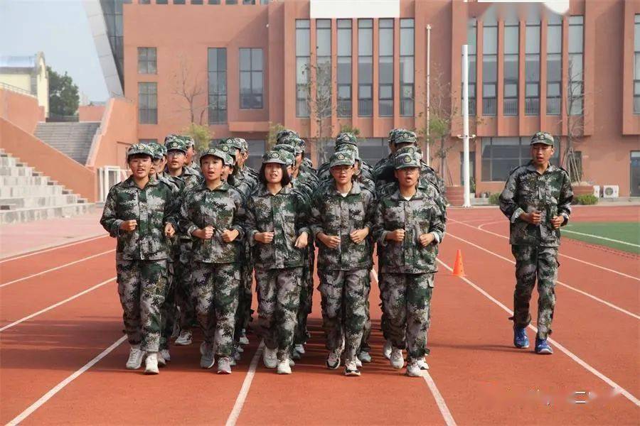 德州二中2020级军训结业典礼举行