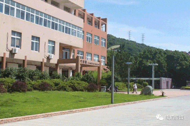 二小市师德标兵郑秀国 县初级中学毛晓君 嵊泗中学市海岛园丁邱晓炯