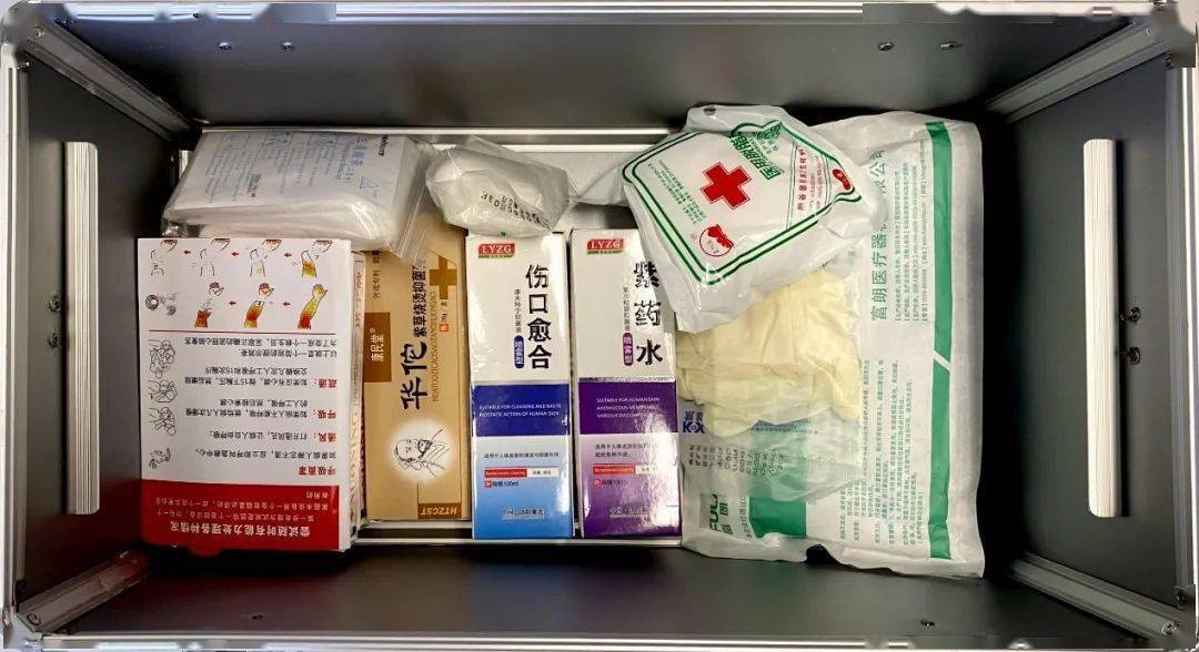 健康的守护者——常备医药箱