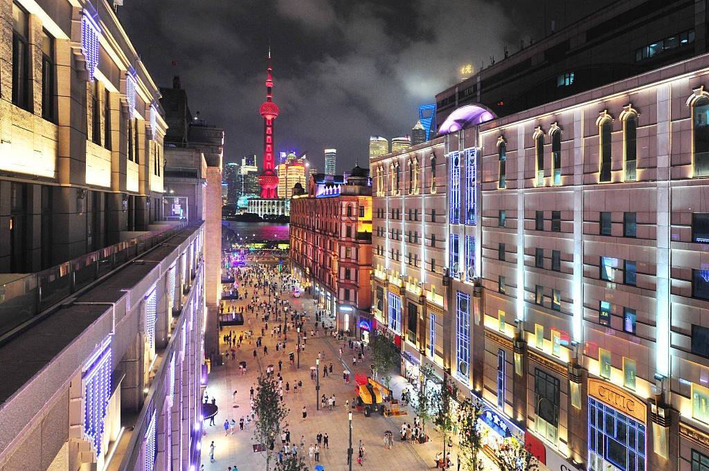 上海南京东路步行街东拓段全线亮灯将正式开街