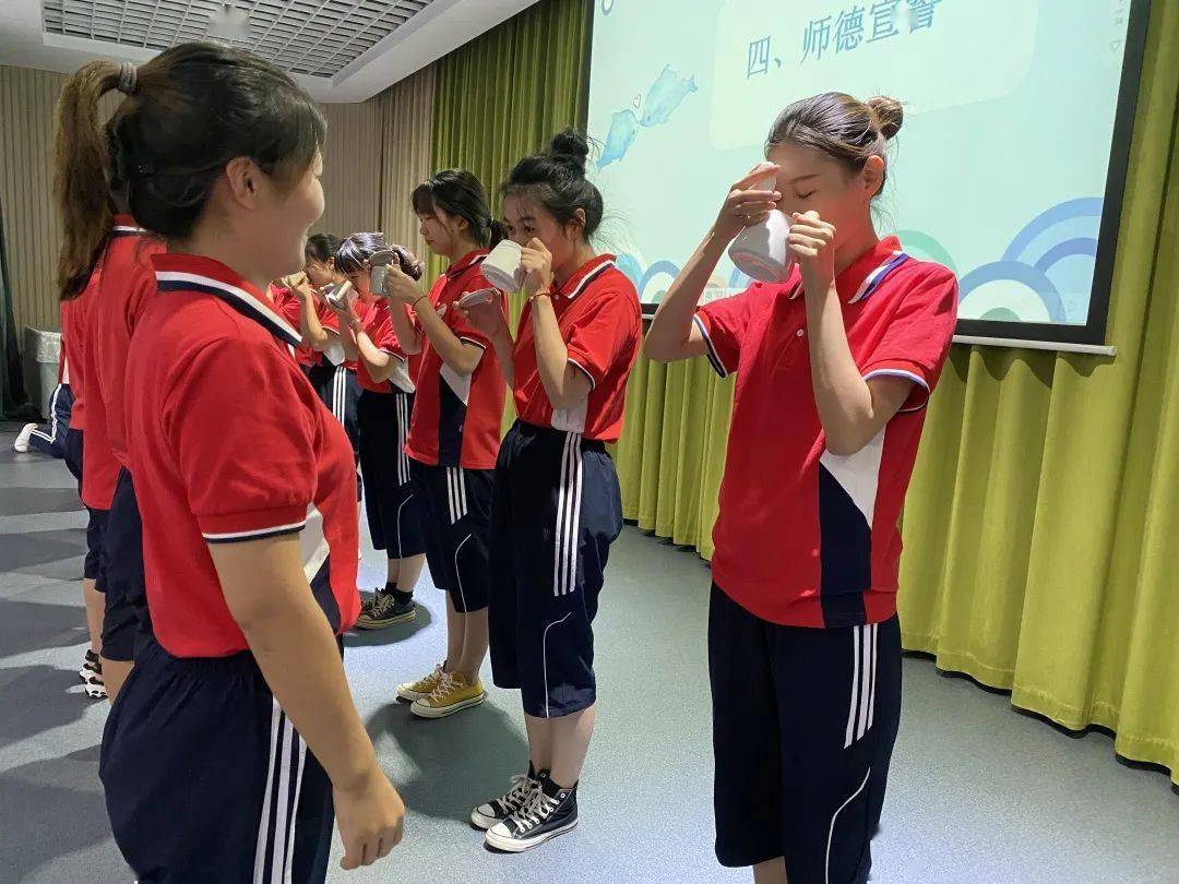 立师德正师风黄宅镇中心幼儿园教师节活动