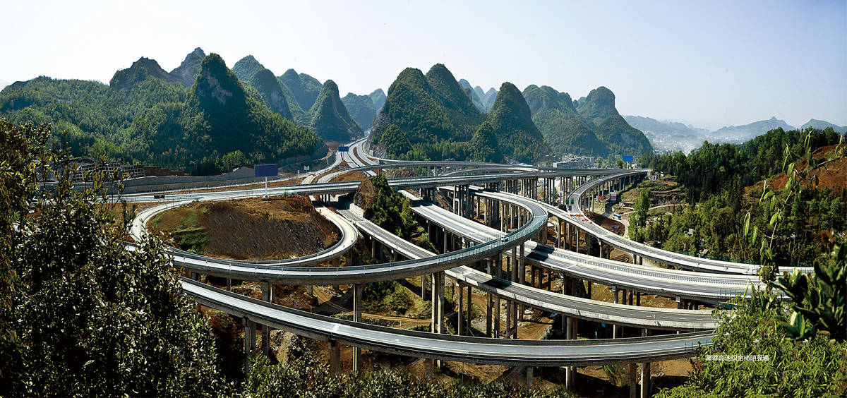 如铁雄关从头越_贵毕公路