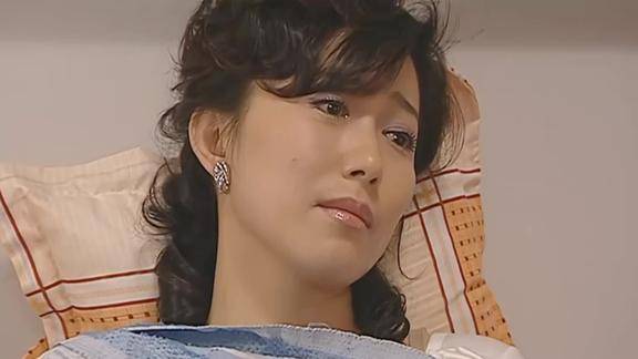 继母后妈礼燕被抛弃一无所有广衫和钟严都抛弃她报应啊