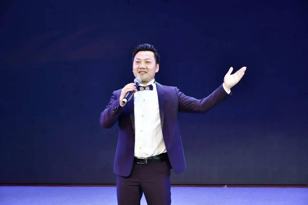 每周一星歌声悠扬声入人心记柳州市艺术剧院优秀声乐演员陈泽熙