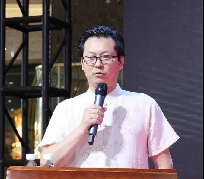 在主题分享环节中,白如梦,张翔,林良泼,郝锡龙,闫晓宇,恒旭分别做了