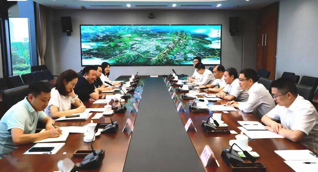 董事长易文权一行会见成都市副秘书长,东部新区党工委书记张瑛