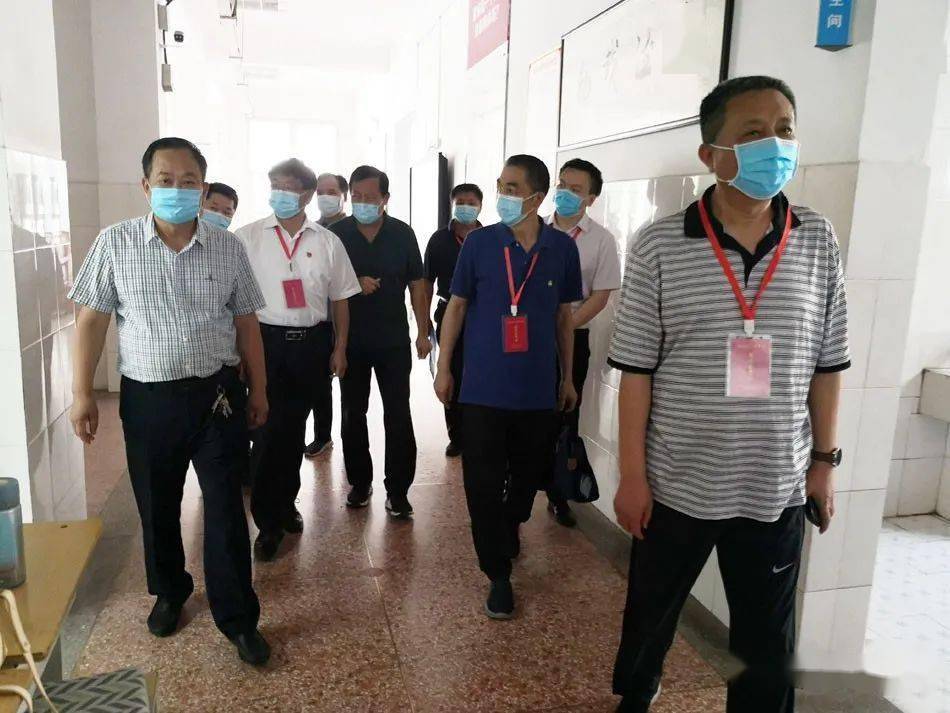洛阳市人民政府副市长贺敏到洛阳一高视察洛阳市2020年招教考试考点