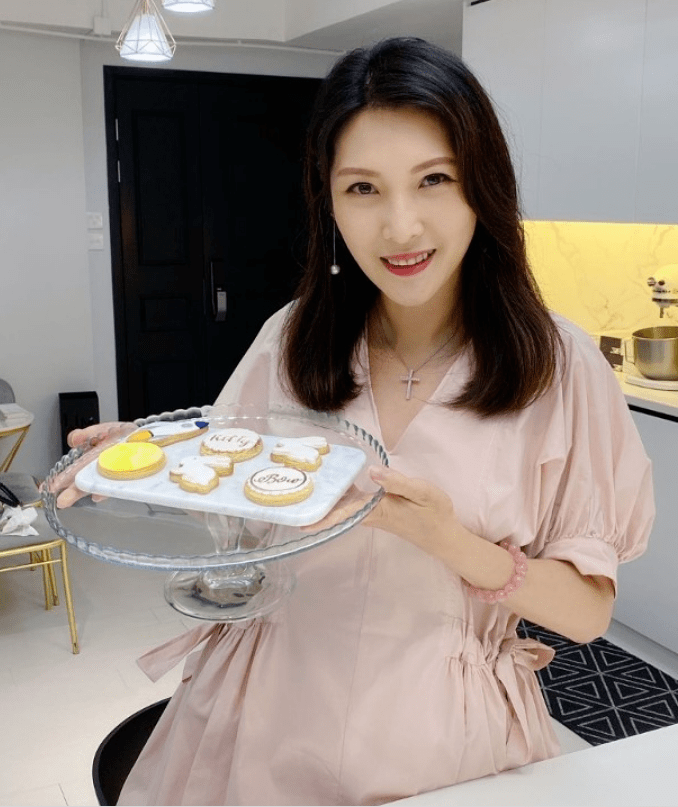 称想拍剧过戏瘾_钟洁怡