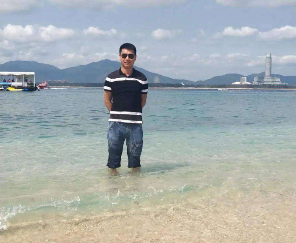 90后青年从电视台记者辞职以后