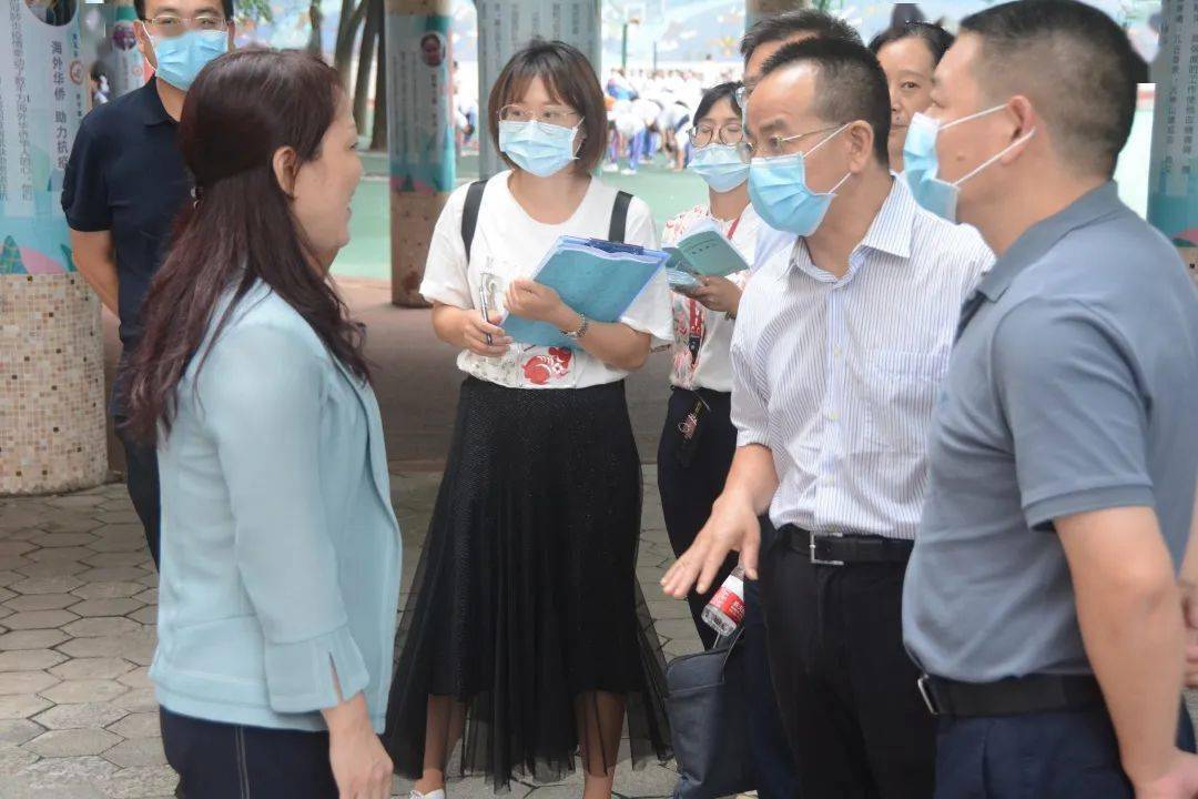 【第727期】雨花区委常委宣传部部长余宏卿带队督查砂子塘小学文明