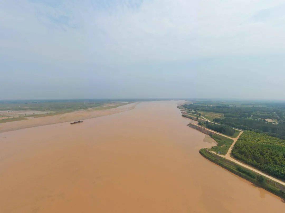 以及人与黄河,大堤,自然的关系;功能定位是打造一条具有开封特色的