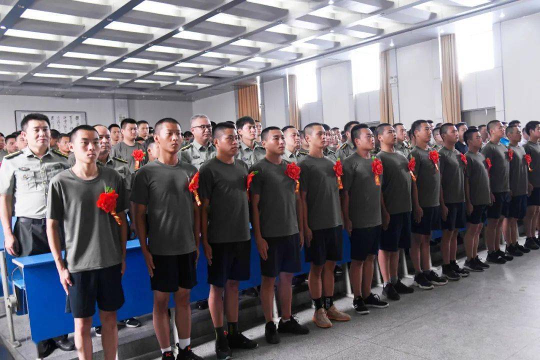 67光荣入伍大圩镇的可爱青年出发