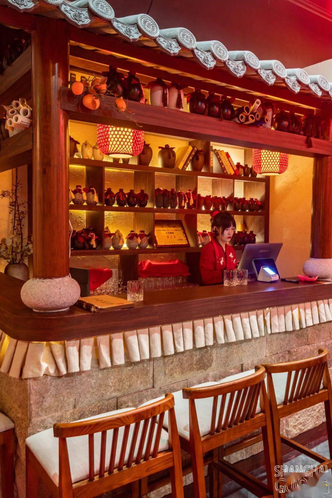 国风酒馆十千酒侍空降保利时光里一壶美酒几碟小菜微醺伴良夜