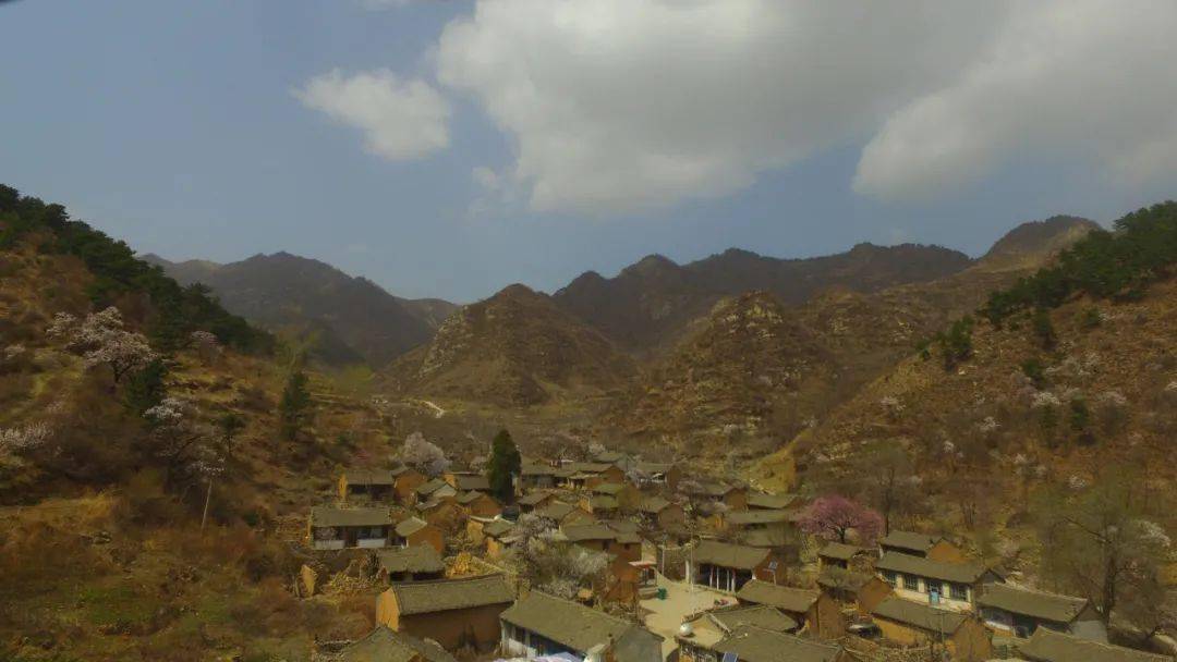 【老照片里寻乡愁】 阜平搬迁村航拍照片系列之 龙泉关